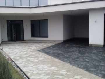 Укладка тротуарной плитки перед домом в Минске от ИП Агапов Д