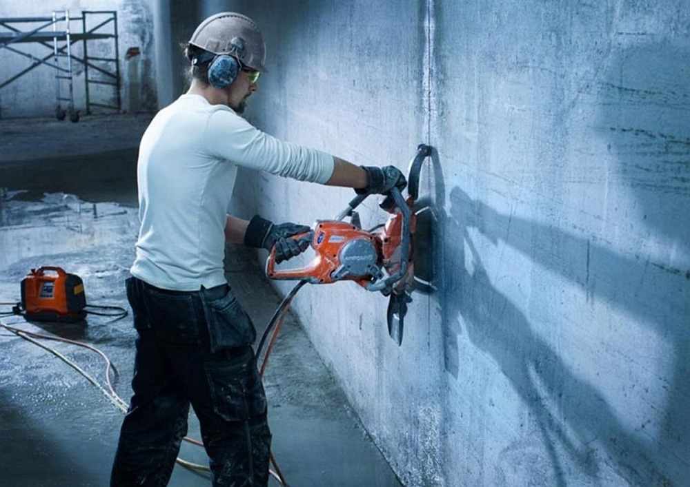 Алмазная резка бетона от компании "ЕвроСпецМастер"